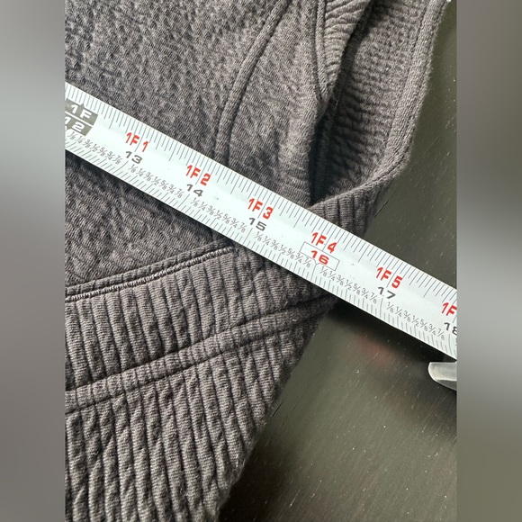 Black lululemon hooded vest - Picture 9 of 9